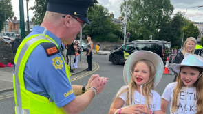 Young Taylor Swift fans give Garda inspector friendship bracelet at Dublin Eras concert