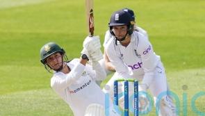 Marizanne Kapp steers South Africa out of trouble after England&rsquo;s flying start