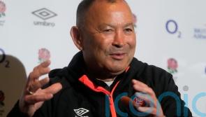 Eddie Jones clashes with Australia fans after being labelled a &lsquo;traitor&rsquo;