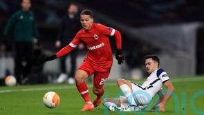 Burnley sign midfielder Manuel Benson from Antwerp