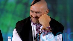 Oleksandr Usyk hits right notes with Ukrainian song at Anthony Joshua face-off