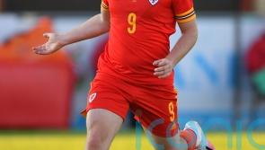 Ten-man Swindon hold on to see off Grismby