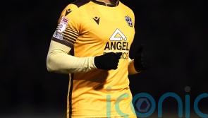 Salford leave it late to see off 10-man Sutton