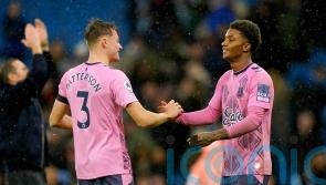 Demarai Gray&rsquo;s superb strike earns Everton welcome point at Manchester City