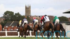 Frost claims Warwick and Wincanton cards