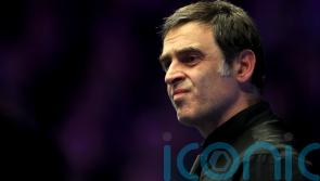 Ronnie O&rsquo;Sullivan almost tipped over the edge by cue issues in Ross Muir clash