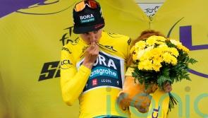 Jai Hindley shakes up Tour de France with breakaway win to claim yellow jersey