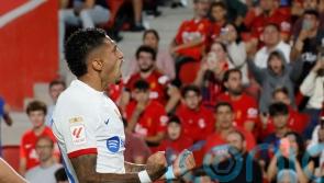 Barcelona battle to draw while Juventus edge out Lecce