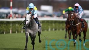 De Sousa gets off to flying start on classy Charyn