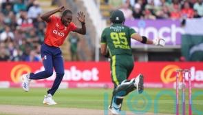 Returning Jofra Archer helps England beat Pakistan to take T20 series lead