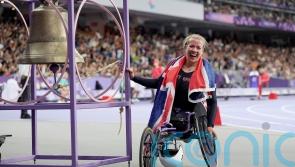 Hannah Cockroft eases to her ninth Paralympic title in women&rsquo;s T34 800m final