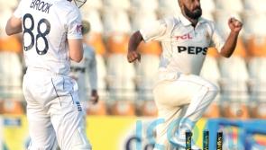 England collapse as Pakistan spinners shine on worn Multan pitch