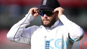 England deep in the mire after costly mistakes on day three against Pakistan