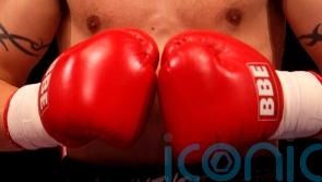 A close shave &ndash; Austin DeAnda gets haircut mid-fight after braids come loose