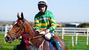 Honesty Policy pounces to deny Regent&rsquo;s Stroll at Aintree