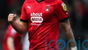 Charlie Kelman&rsquo;s double keeps Orient&rsquo;s play-off charge on track