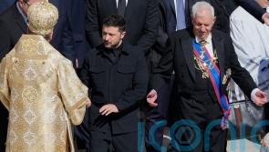 Zelensky appears to receive applause as leaders gather for Pope&rsquo;s funeral
