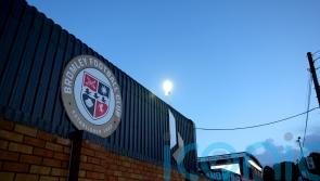 Leaders Bromley drop more points with draw against Oldham