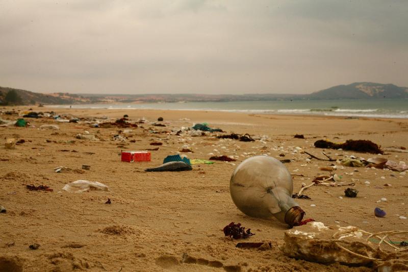 Make this #2minutebeachclean part of your New Year&rsquo;s resolution