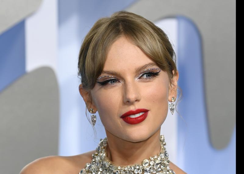&lsquo;Rampant price gouging&rsquo; by hotels for Taylor Swift concerts in Dublin