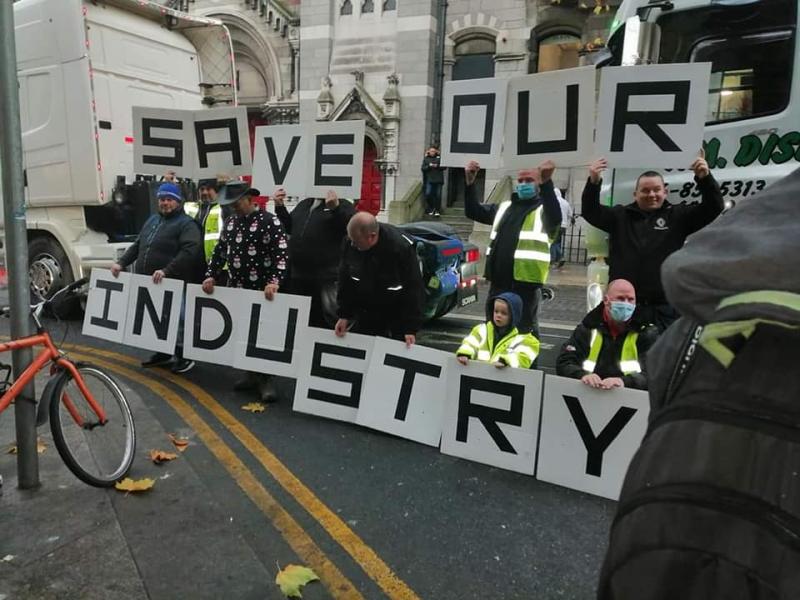 Truckers vow to have Dublin in lockdown on Monday over rising fuel prices 