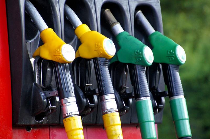 Petrol prices surge past the &euro;2 per litre mark amid inflation worries 