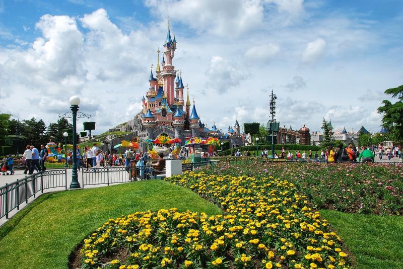 'I want to know she's safe' - Mother of Irish teen who vanished from Disneyland speaks
