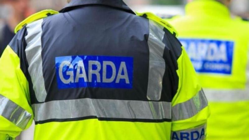 Armed gardai swarm Ballina street amid reports of 'hostage' situation