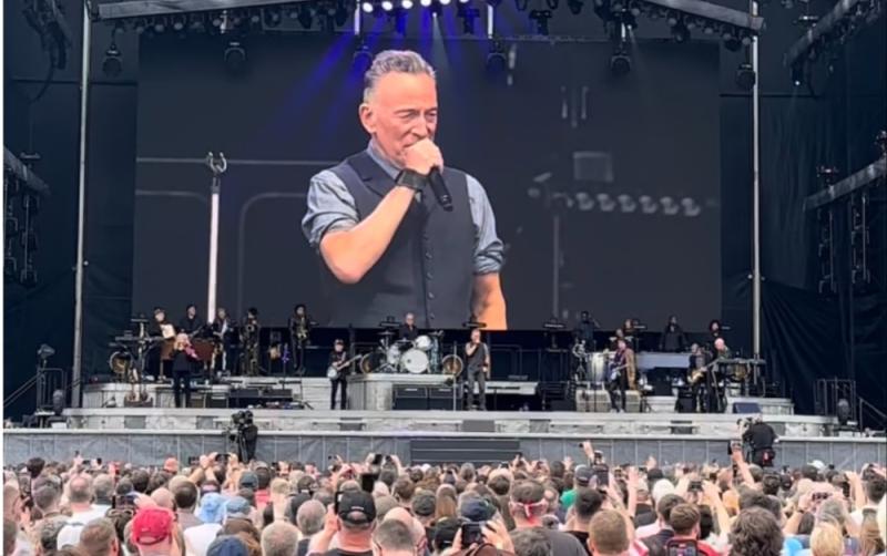 WATCH: Bruce Springsteen pays emotional tribute to Shane MacGowan at Kilkenny gig