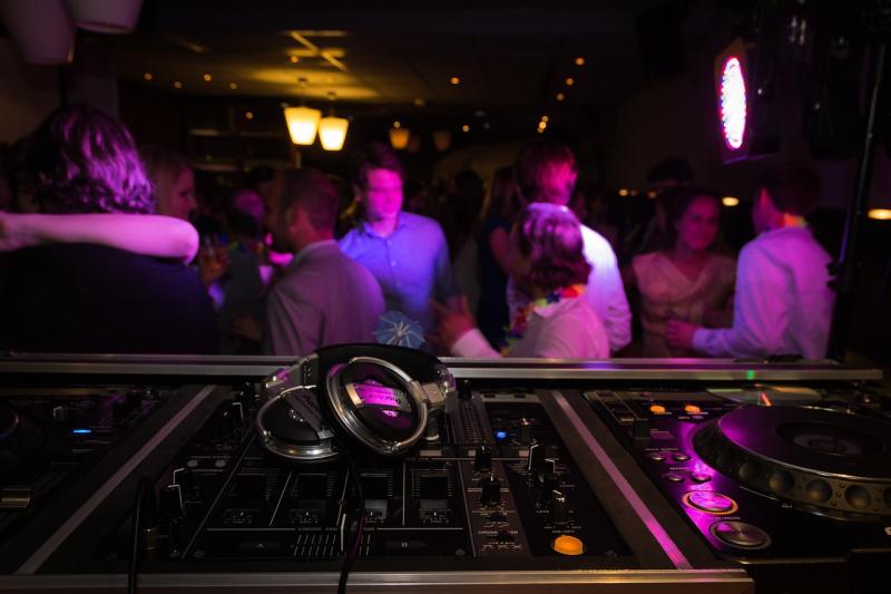 HSE responds to baffled parents as 100 teenagers become sick after disco