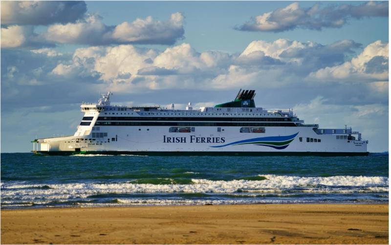 Holyhead crisis prompts 'constructive meeting' to get people and presents home for Christmas