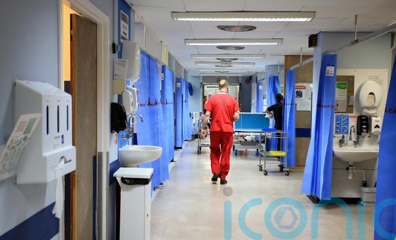 Irish health system better than NI in terms of life expectancy, report finds