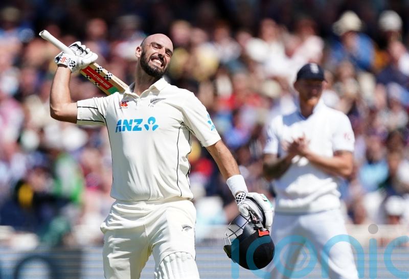 Daryl Mitchell and Tom Blundell post centuries as NZ pile pressure on England