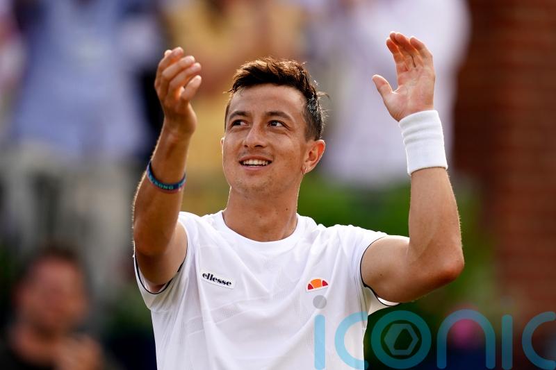 Ryan Peniston marches on to reach Queen&rsquo;s Club quarter-finals