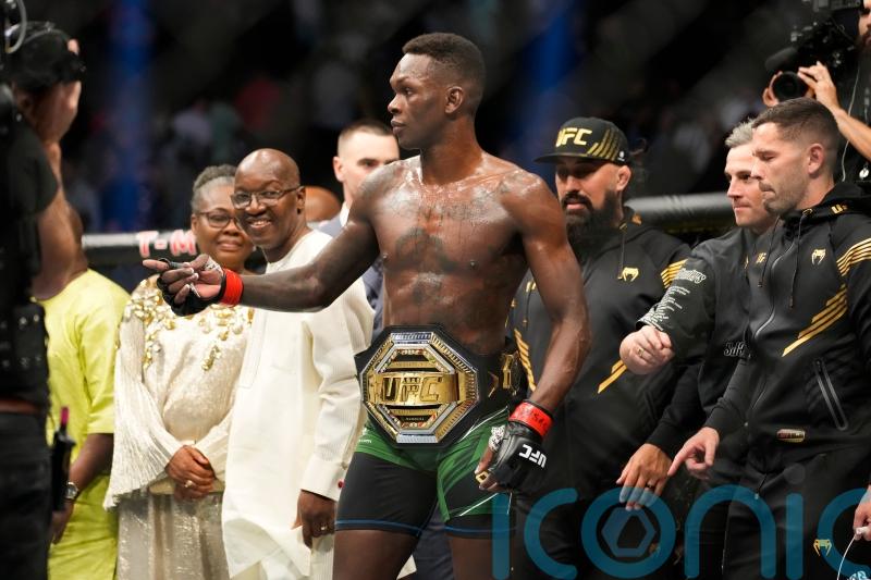 Israel Adesanya defends middleweight title with win over Jared Cannonier