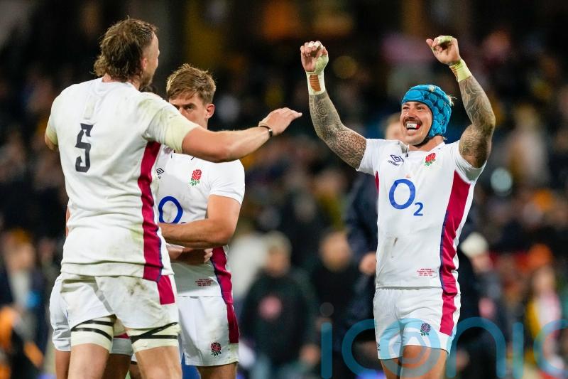 England withstand late pressure to seal series victory over Australia in Sydney