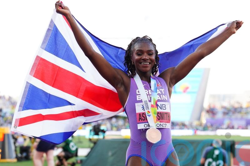 Dina Asher-Smith dedicates World Championship bronze to her family