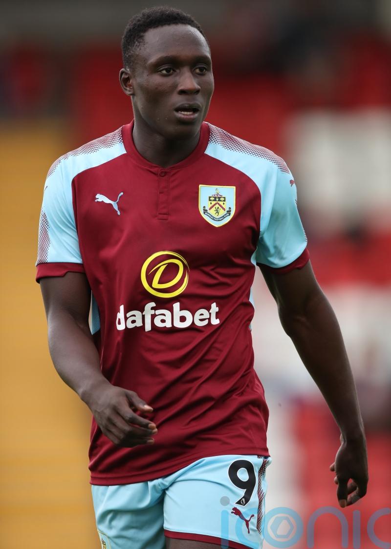 Crewe hold off Rochdale fightback to claim points