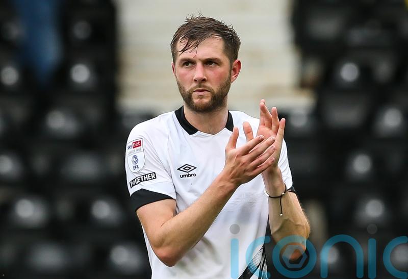 Tom Barkhuizen&rsquo;s second-half header helps Derby to see off Mansfield