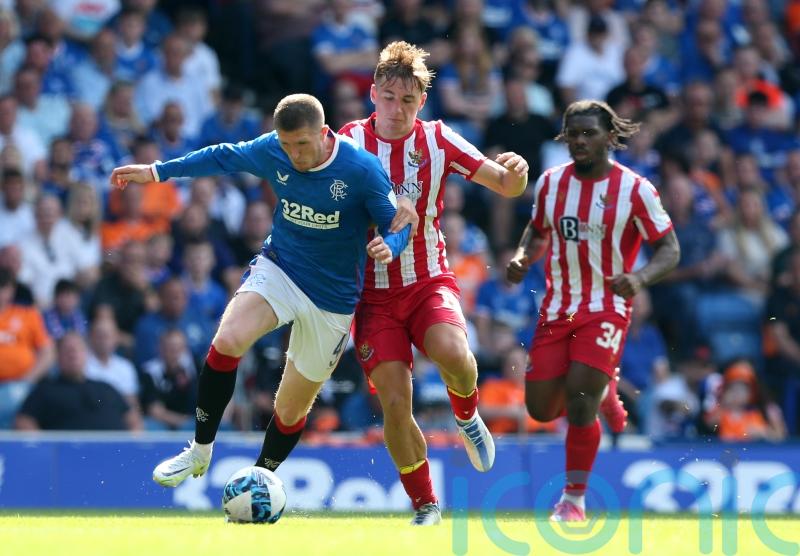 John Lundstram urges fans to roar Rangers towards Champions League group stages