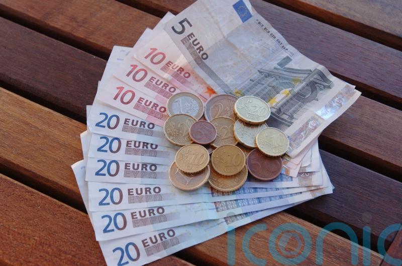 Four TDs and senators received 3,000 euro in donations last year