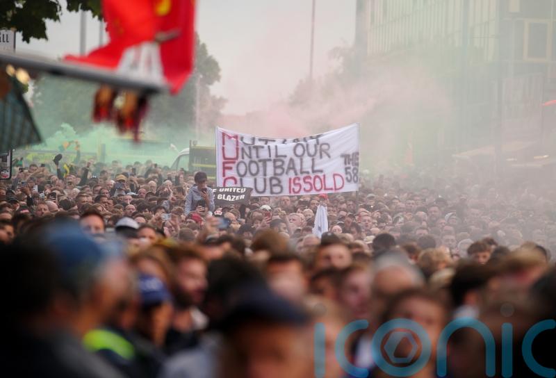 Thousands of Man Utd fans hold anti-Glazer protest before Liverpool clash