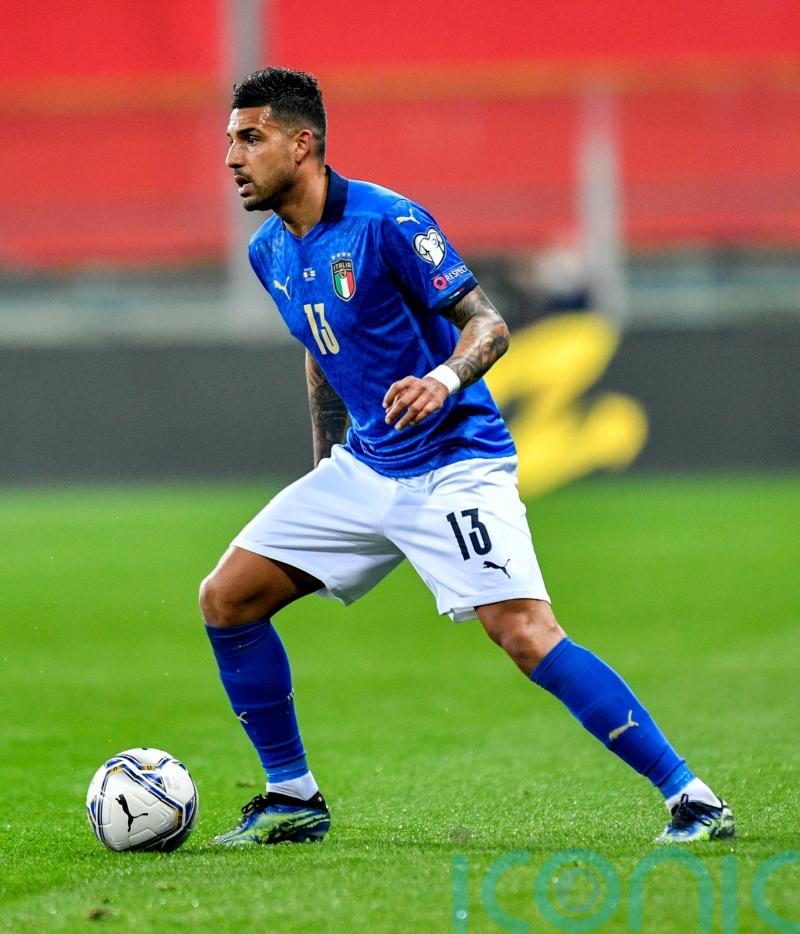 Emerson Palmieri checks in at West Ham after leaving Chelsea