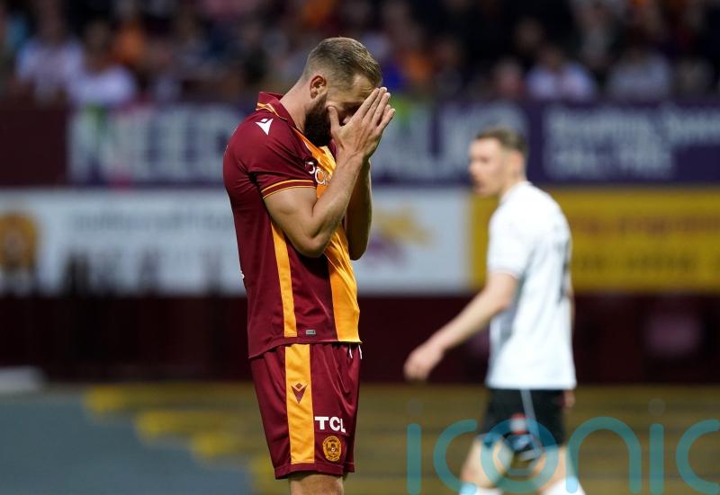 Kevin van Veen denied from the spot as Motherwell and Dundee United draw