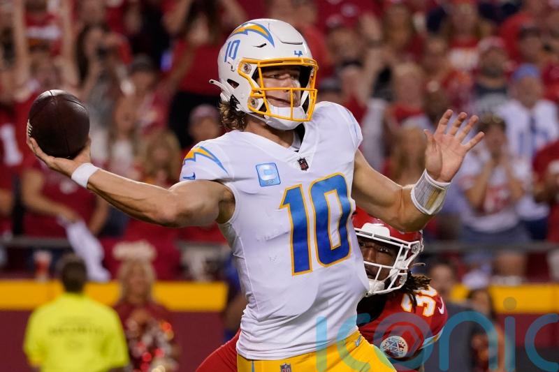 Kansas City Chiefs hold off comeback to defeat Los Angeles Chargers