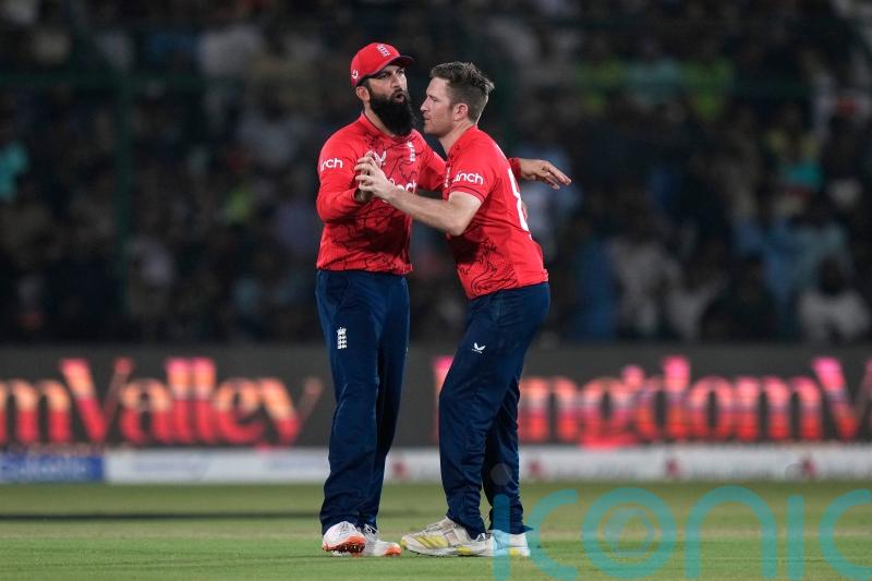 England looking to extend series lead after restricting Pakistan to 166