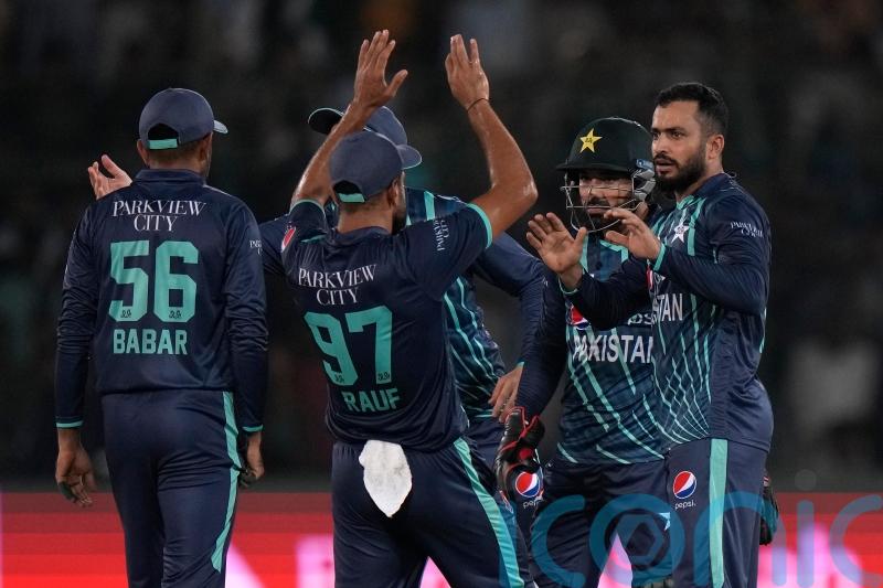 Pakistan level T20 series with England after thrilling finish in Karachi