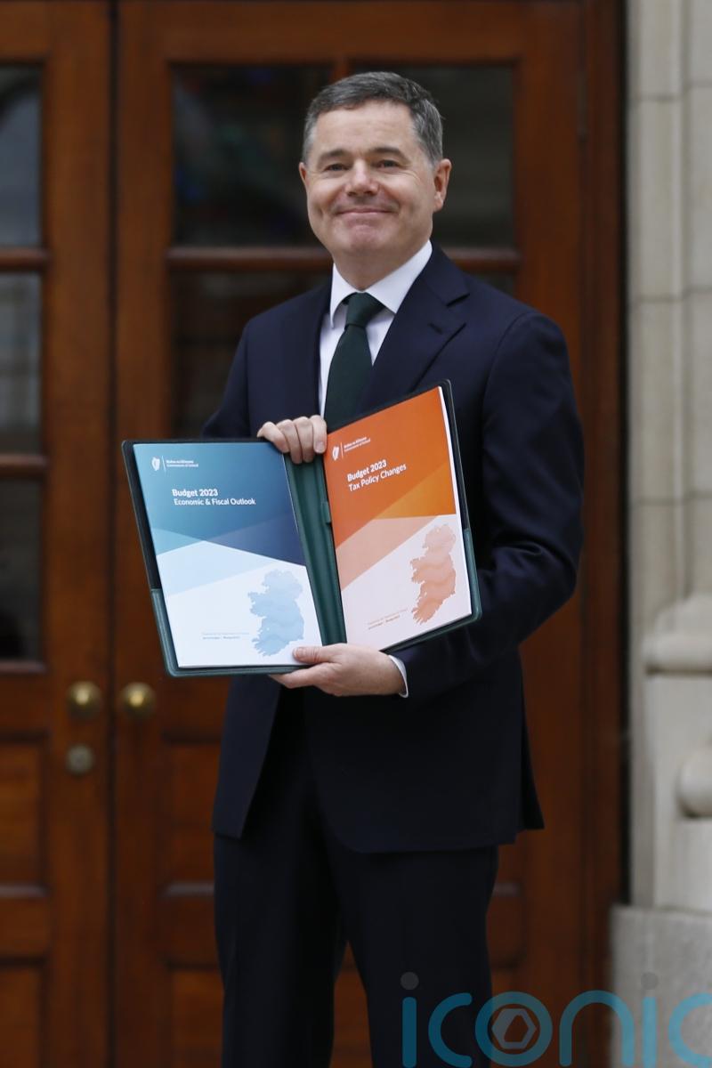 Government unveils 11 billion euro budget package to stem rising cost of living