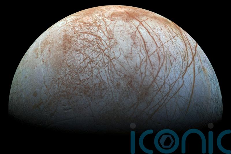 Nasa spacecraft makes close approach to Jupiter moon Europa