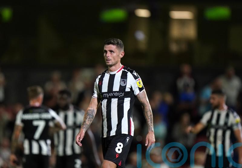 Gavan Holohan doubtful for Grimsby with calf and knee problems